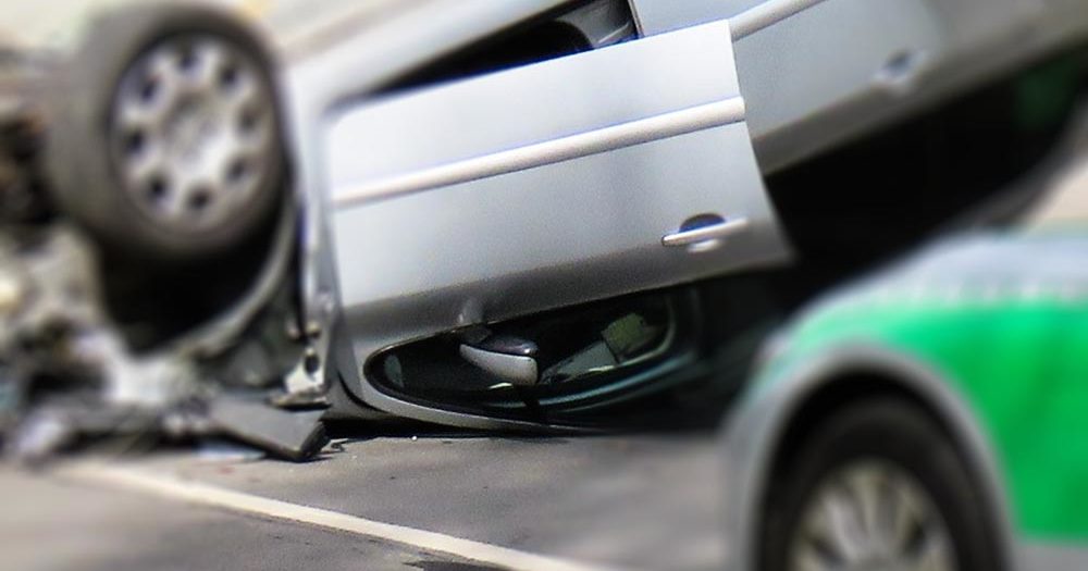 Symbolbild-Autounfall-Überschlag-pb