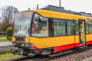 2018-12-08-2-Unteröwisheim-Zusammenstoß-Traktor-Straßenbahn-S32