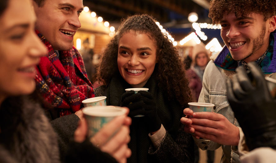 Symbolbild-Weihnachtsmarkt-Glühwein-ss_1009712137