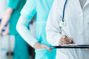 Arzt Arzthelferin Pflegeberuf Krankenschwester Klinik Krankenhaus