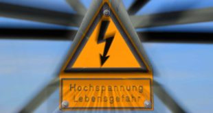 Schild Warnung vor Hochspannung