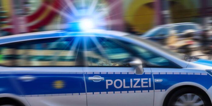 Symbolbild_Polizei-Blaulicht_Einsatz_Gefahr_Verbrechen_ss602650016