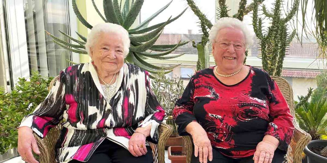 ODENHEIM | Rosa Rauch und Anna Wimmi – seit 90 Jahren Zwillingsschwestern ODENHEIM | Rosa Rauch und Anna Wimmi – seit 90 Jahren Zwillingsschwestern