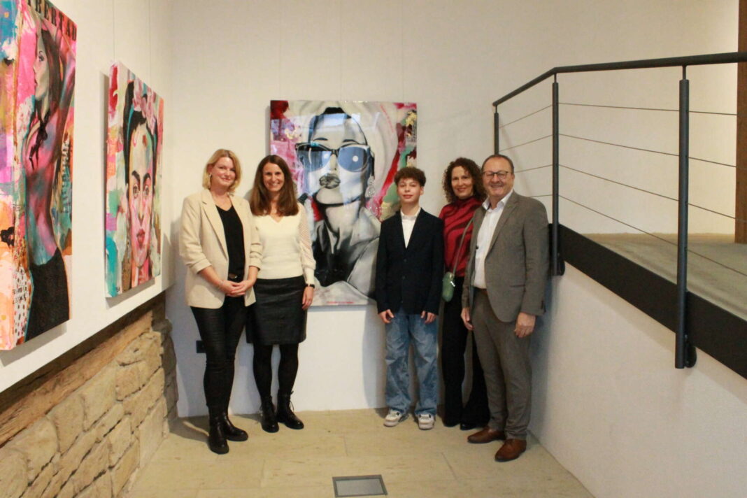 OBERDERDINGEN | Tanja Izsak bringt PopArt Kunst ins Aschingerhaus OBERDERDINGEN | Tanja Izsak bringt PopArt Kunst ins Aschingerhaus