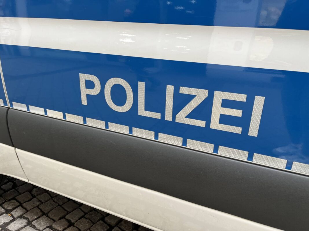 Bruchsal: Vierergruppe greift 15-Jährigen an – Polizei bittet um Hinweise Bruchsal: Vierergruppe greift 15-Jährigen an – Polizei bittet um Hinweise