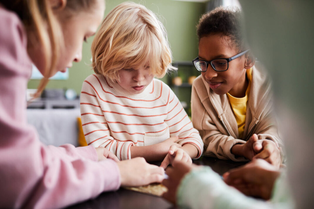 BRETTEN | Kinder-Workshop und Führungen im Museum Schweizer Hof BRETTEN | Kinder-Workshop und Führungen im Museum Schweizer Hof