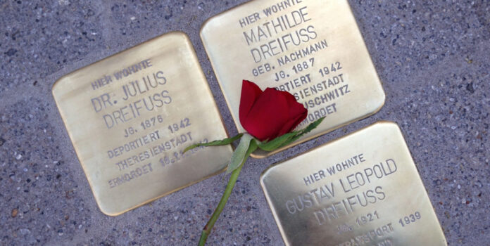 Stolpersteine-Dreyfuss-Bruchsal-Foto--J.-Friedmann