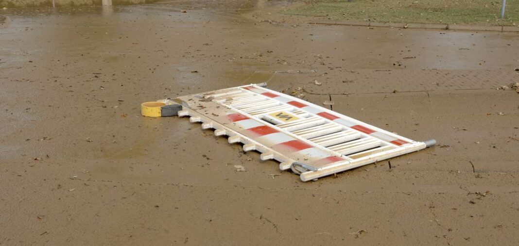 Kampf gegen Wasser, Öl und Schlamm: Der aktuelle Stand Kampf gegen Wasser, Öl und Schlamm: Der aktuelle Stand