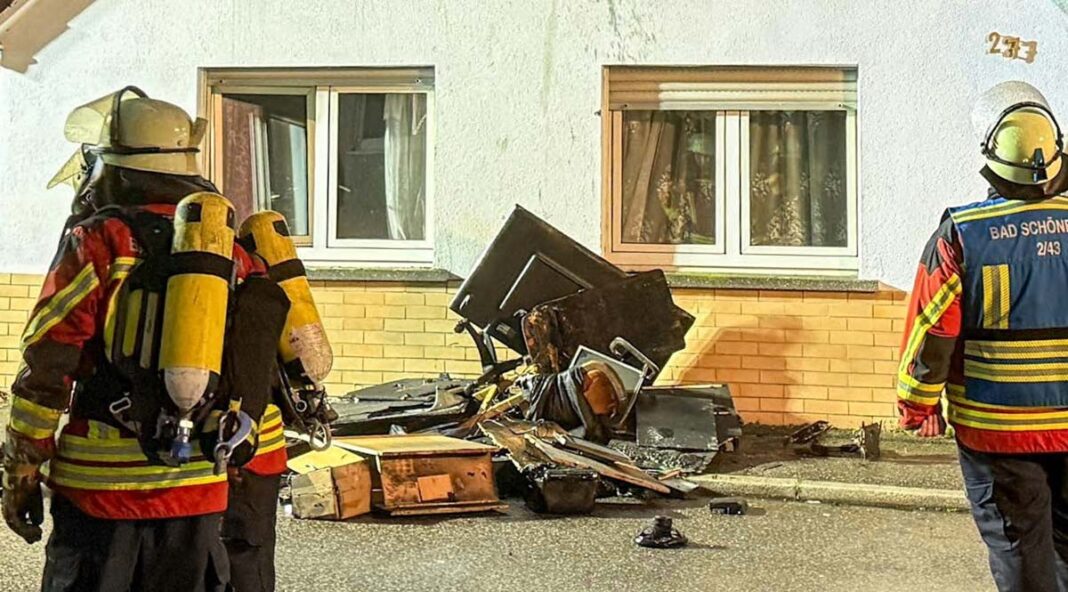 Wohnungsbrand in Langenbrücken: Ein Verletzter durch Rauchgase Wohnungsbrand in Langenbrücken: Ein Verletzter durch Rauchgase