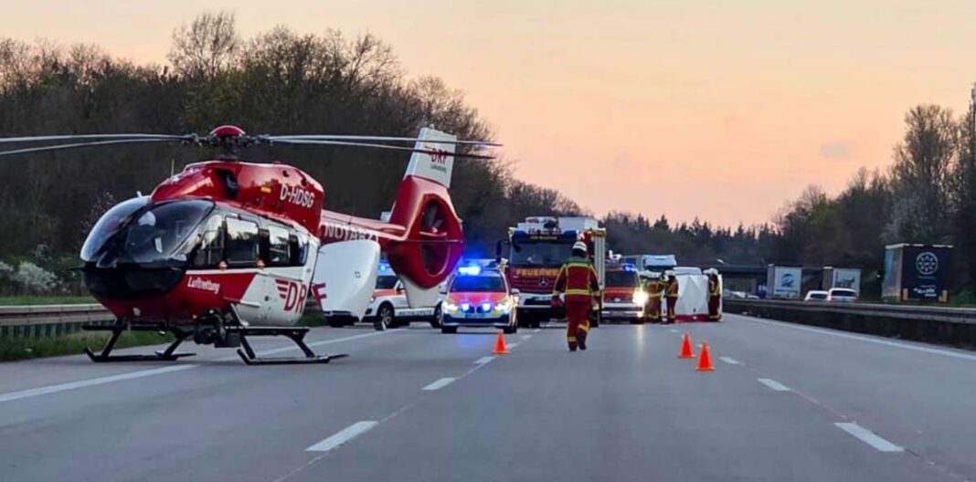UPDATE: Schwerer Unfall auf A5 bei Bruchsal: Zeitweise Vollsperrung UPDATE: Schwerer Unfall auf A5 bei Bruchsal: Zeitweise Vollsperrung