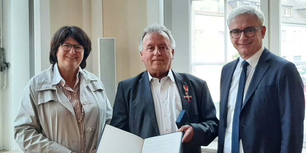Bundesverdienstkreuz für Dr. Michael Hassler – Engagierter Naturschützer geehrt Bundesverdienstkreuz für Dr. Michael Hassler – Engagierter Naturschützer geehrt
