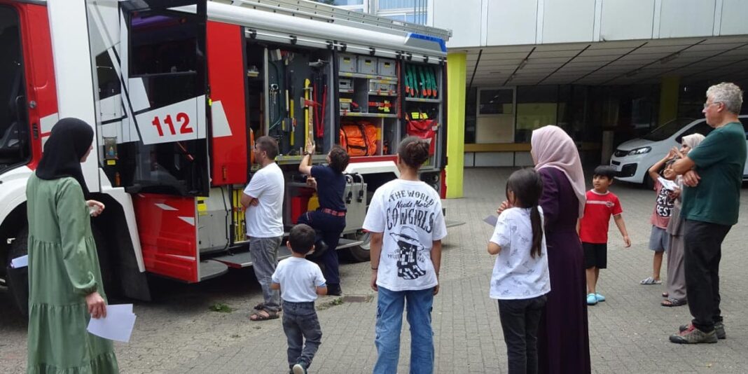 „Die Feuerwehr stellt sich vor – denn die Feuerwehr ist für Alle da“ „Die Feuerwehr stellt sich vor – denn die Feuerwehr ist für Alle da“