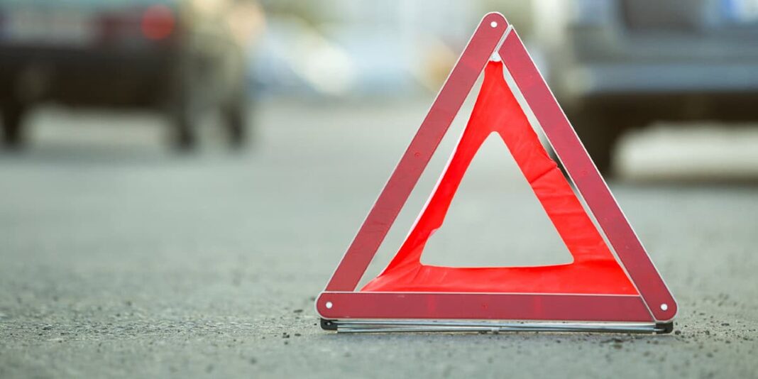 Vollsperrung nach Verkehrsunfall auf A5 bei Bruchsal: Kollision auf mittlerem Fahrstreifen Vollsperrung nach Verkehrsunfall auf A5 bei Bruchsal: Kollision auf mittlerem Fahrstreifen