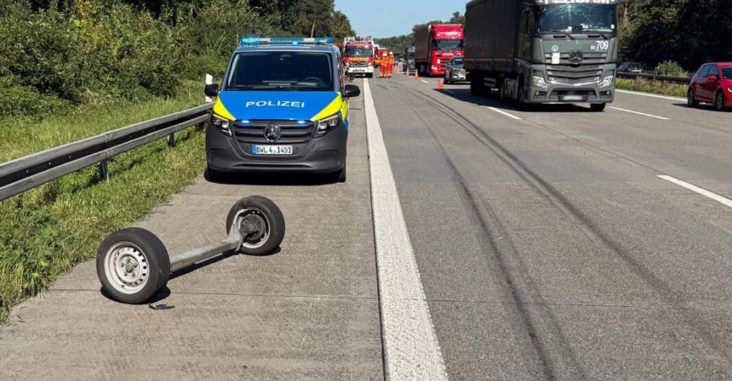 Nach Unfall: Anhänger-Achse blockiert A5 in Richtung Karlsruhe Nach Unfall: Anhänger-Achse blockiert A5 in Richtung Karlsruhe