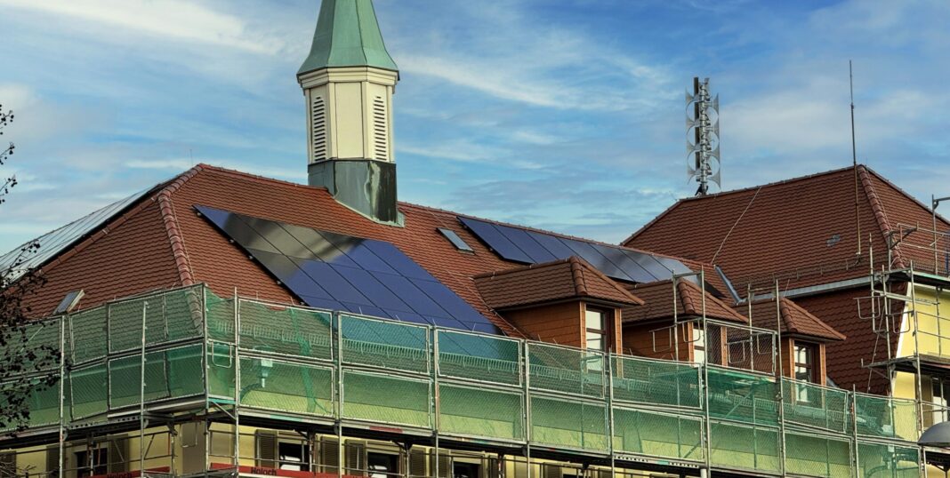 Forst setzt auf Sonne – Rathaus produziert bald eigenen Strom Forst setzt auf Sonne – Rathaus produziert bald eigenen Strom