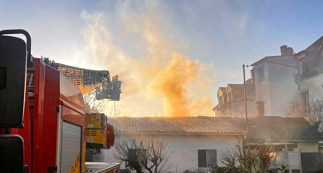 Rauch über Bruchsals Obervorstadt: So verlief der Feuerwehreinsatz am Dienstagmorgen Rauch über Bruchsals Obervorstadt: So verlief der Feuerwehreinsatz am Dienstagmorgen