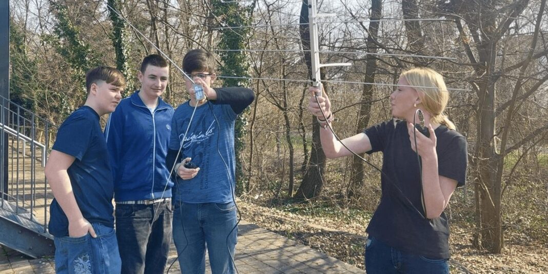 Grenzenlose Technik: Schüler entdecken die Welt des Amateurfunks Grenzenlose Technik: Schüler entdecken die Welt des Amateurfunks