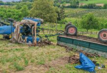 Traktor überschlägt sich in Weinbergen bei Sulzfeld – Fahrer schwer verletzt