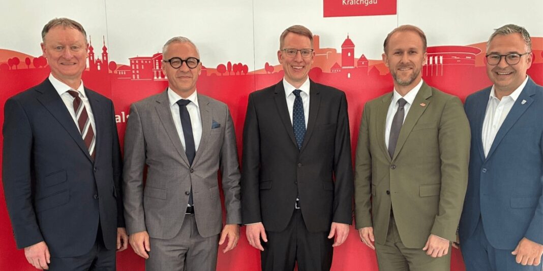 Stefan Schneider wird neues Vorstandsmitglied der Sparkasse Kraichgau Stefan Schneider wird neues Vorstandsmitglied der Sparkasse Kraichgau