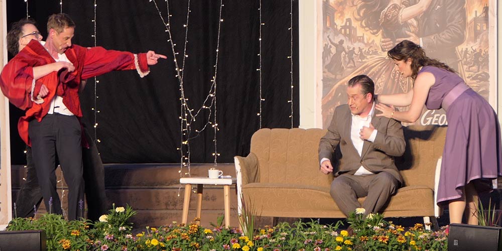 SO WAR’S | Boulevardtheater am Belvedere: Die Koralle zeigt „Cyrano in Buffalo“ SO WAR’S | Boulevardtheater am Belvedere: Die Koralle zeigt „Cyrano in Buffalo“