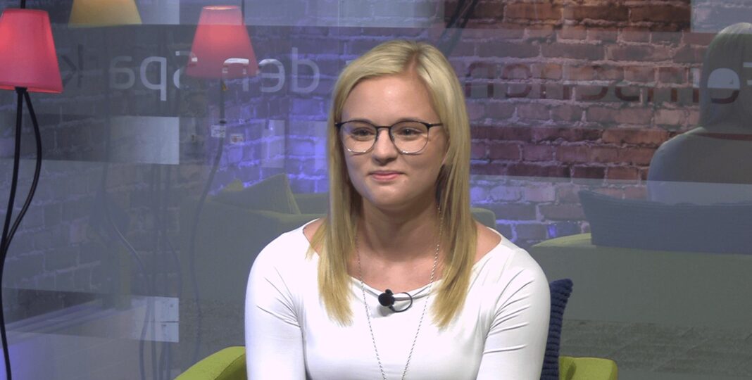 Leonie Dohn kämpft an gegen schimmelndes Heu Leonie Dohn kämpft an gegen schimmelndes Heu