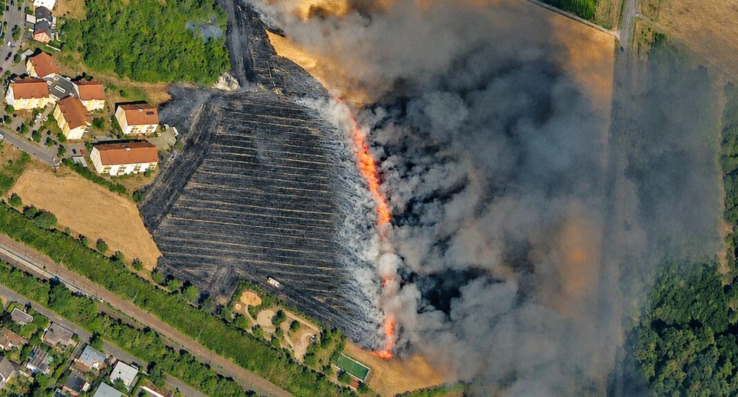 Das war knapp: Feuerwalze bedroht Seniorenwohnheim und nahegelegenen Wald (Update) Das war knapp: Feuerwalze bedroht Seniorenwohnheim und nahegelegenen Wald (Update)