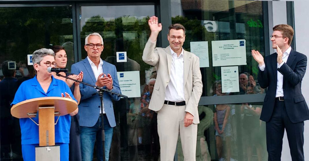 Frank Burkard gewinnt OB-Stichwahl in Stutensee Frank Burkard gewinnt OB-Stichwahl in Stutensee