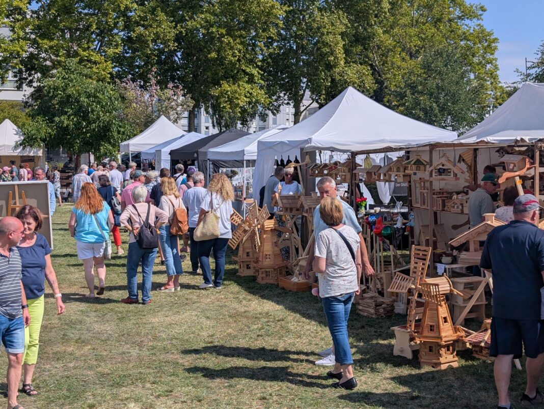 Kreativ- und Kunsthandwerkermarkt Kreativ- und Kunsthandwerkermarkt