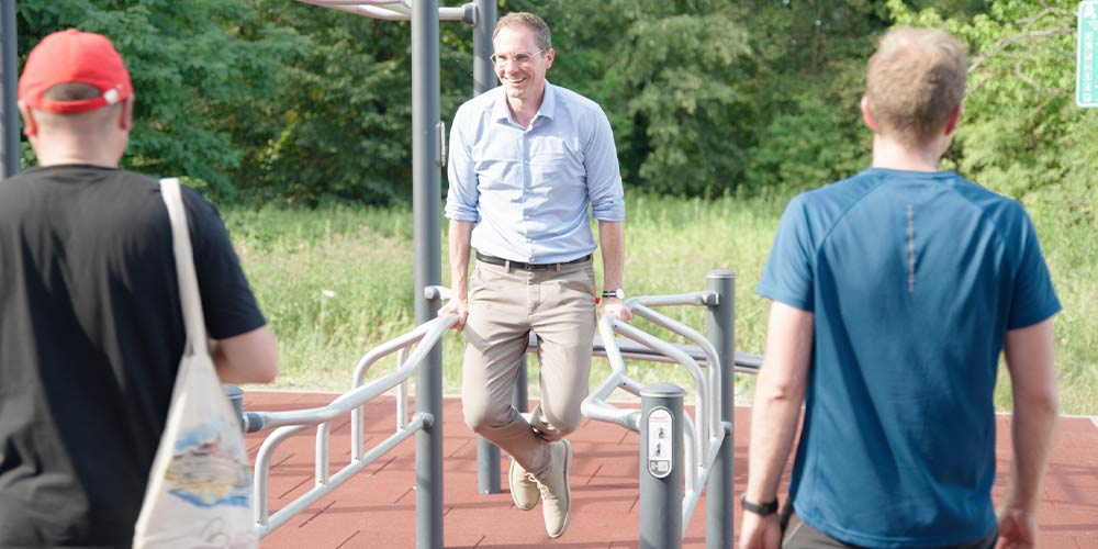 SO WAR’S | Training unter freiem Himmel: Karlsdorf-Neuthard weiht neue Calisthenics-Anlage ein SO WAR’S | Training unter freiem Himmel: Karlsdorf-Neuthard weiht neue Calisthenics-Anlage ein