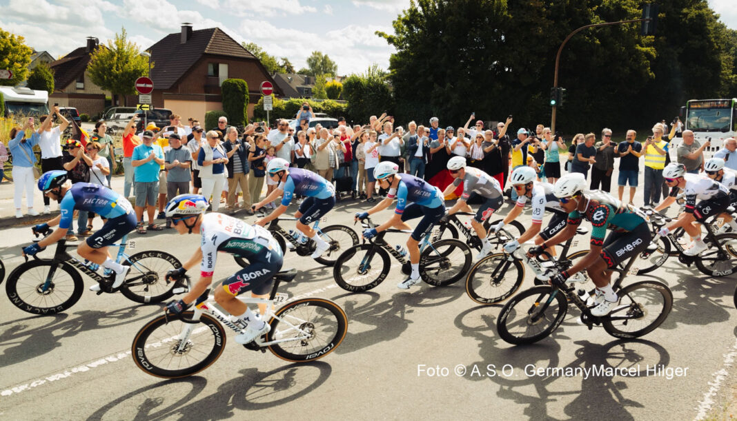 Acht Minuten von Landshausen nach Odenheim: Deutschland-Tour rast durch den Kraichgau Acht Minuten von Landshausen nach Odenheim: Deutschland-Tour rast durch den Kraichgau