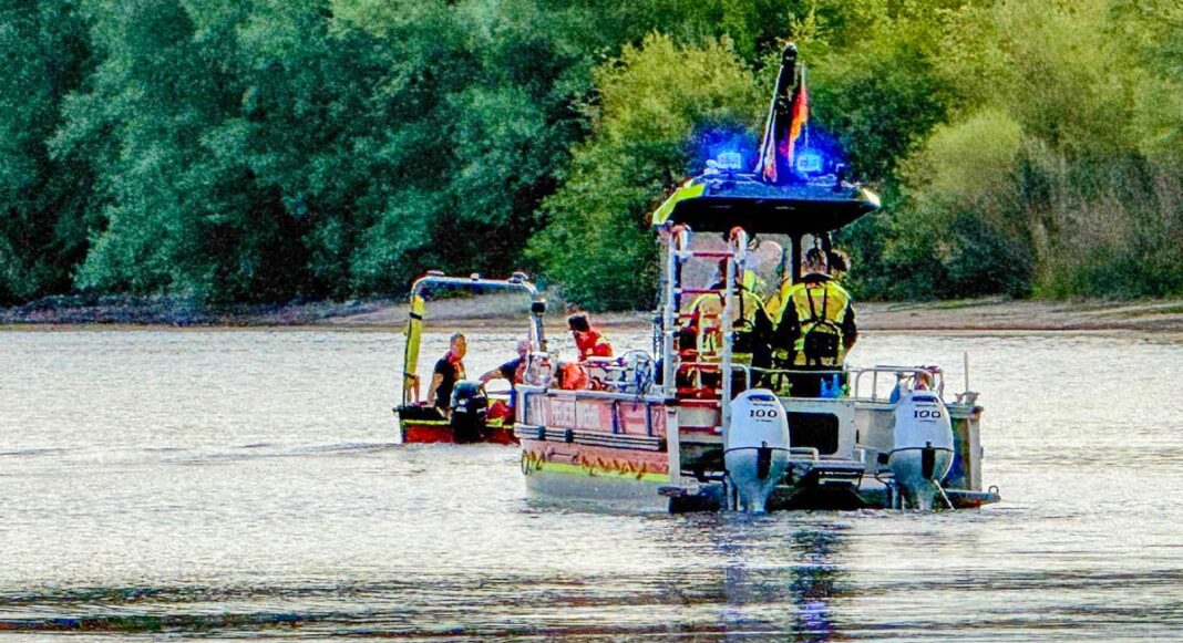 Tragisches Ereignis nach Technoveranstaltung: Besucher tot aus Baggersee geborgen Tragisches Ereignis nach Technoveranstaltung: Besucher tot aus Baggersee geborgen