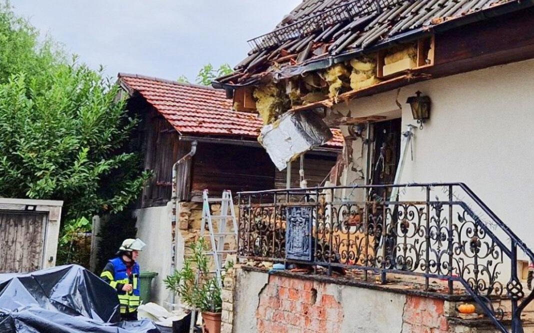 Tödlicher Unfall in Bretten-Büchig: Autofahrerin fährt in Wohnhaus Tödlicher Unfall in Bretten-Büchig: Autofahrerin fährt in Wohnhaus