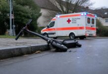 Schwere Kopfverletzungen nach Unfall mit E-Scooter